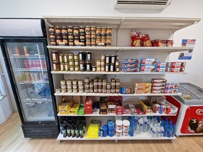 Produits locaux dans la station service Plantier
